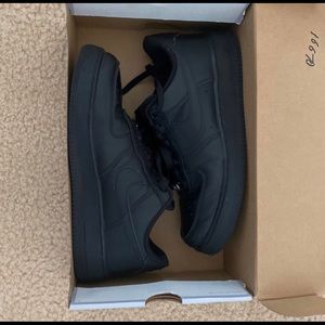 Black Air Force 1size 8.5